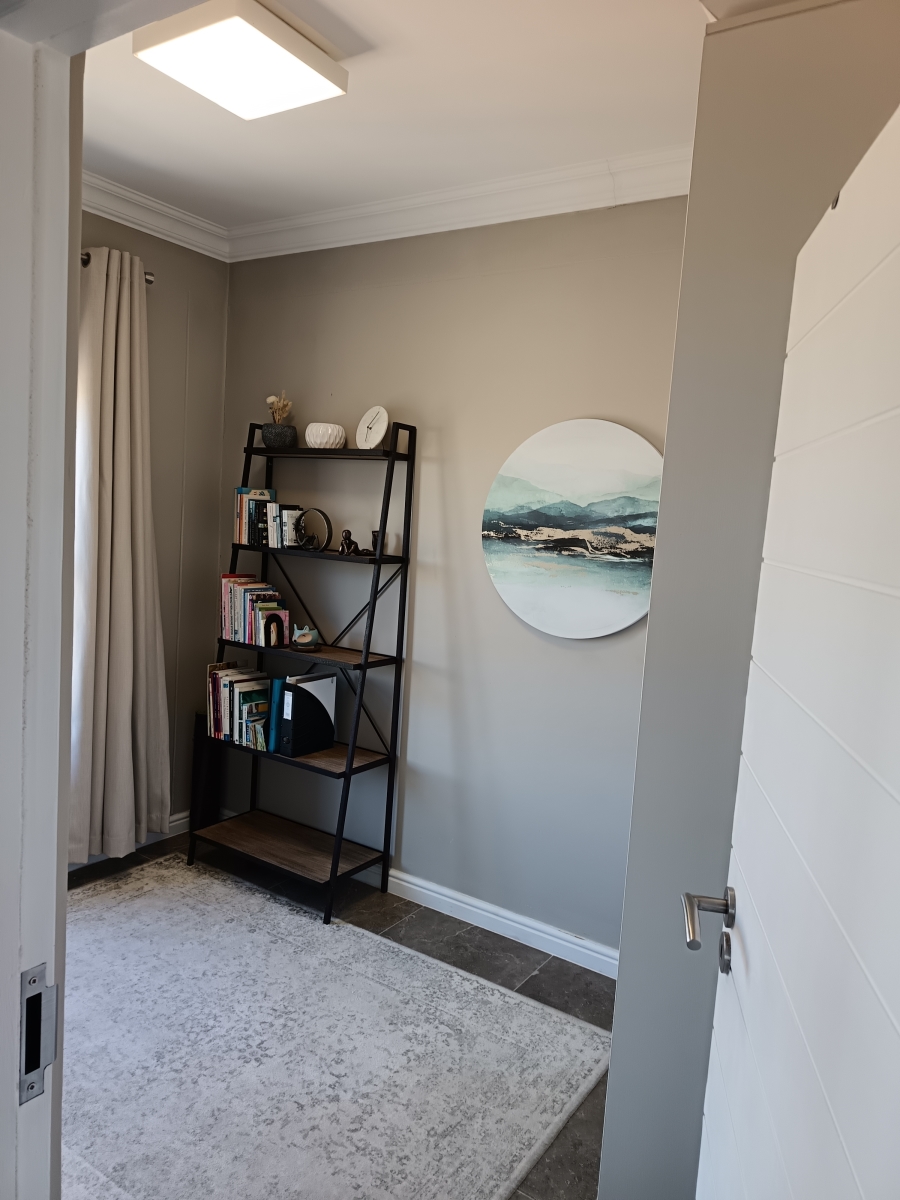 To Let 2 Bedroom Property for Rent in Waves Edge Western Cape